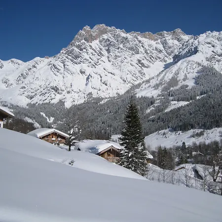 Mountain-apart Simonhof アパート